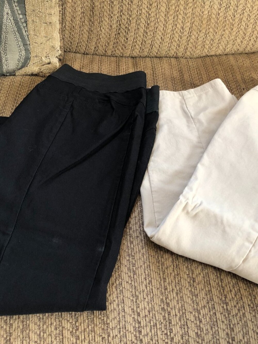 LOT of 2 Simply Vera Wang LARGE Capris - Black & Khaki 33-34" Waist #KF